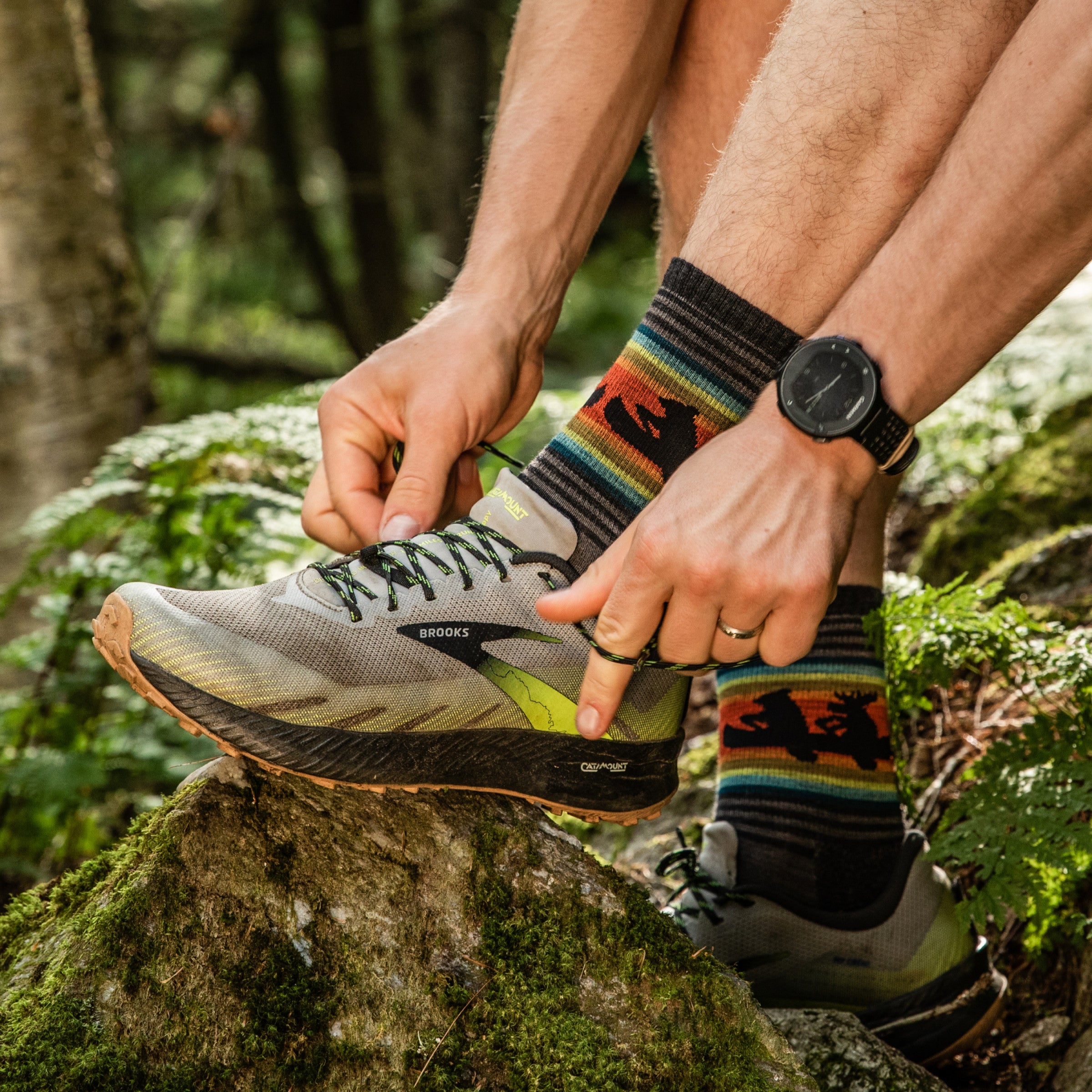 Men's Willoughby Micro Crew Lightweight Hiking Socks - Image 6