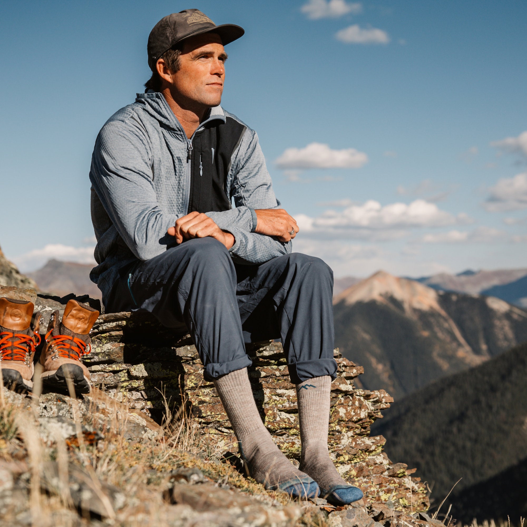 Men's Hiker Boot Midweight Hiking Socks - Image 2