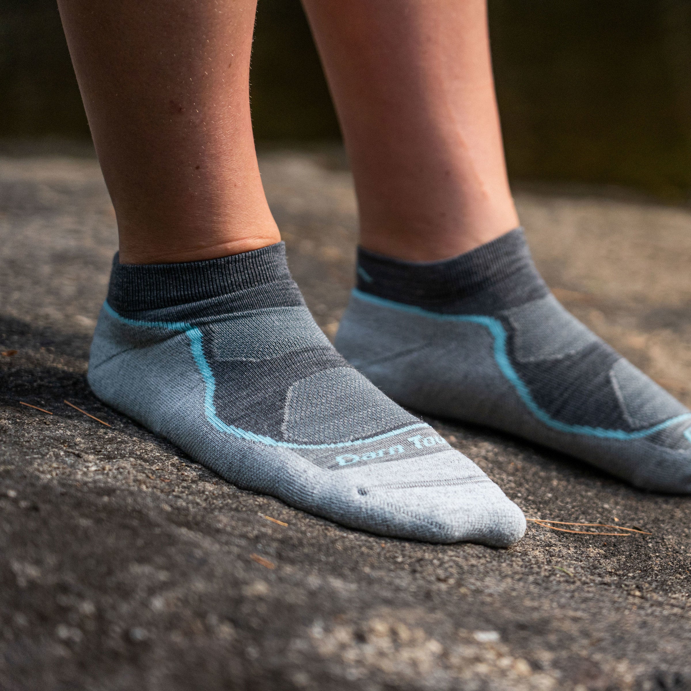 Women's Light Hiker No Show Lightweight Hiking Socks - Image 12